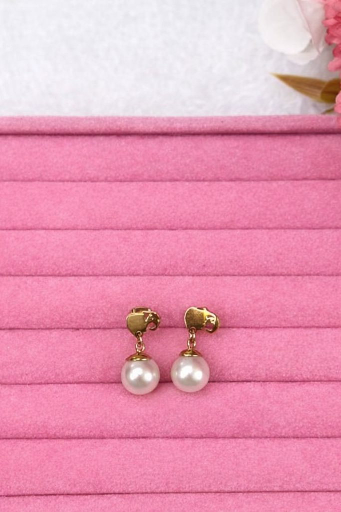 Élan Pearl Drop Earrings