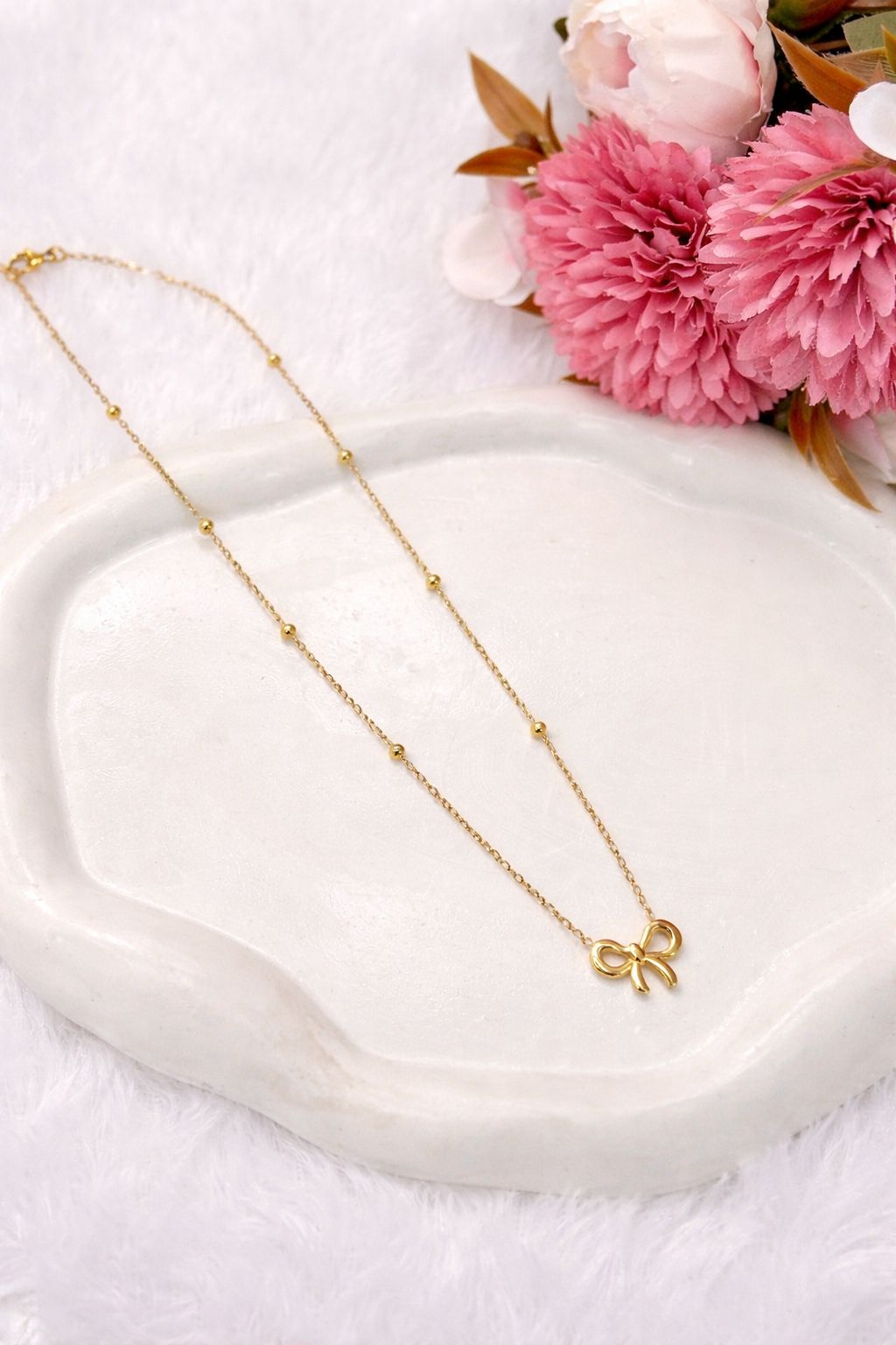 Amora Bow Gold Necklace