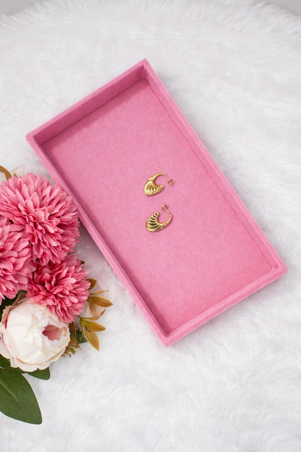 Small dainty twisted huggie