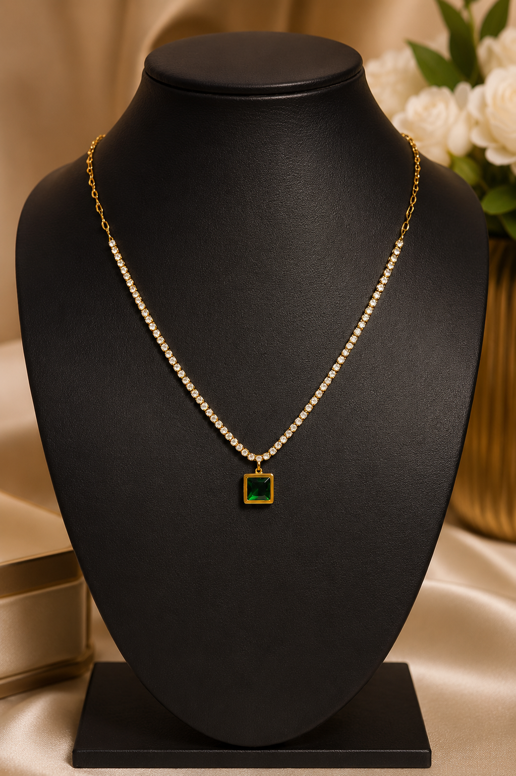 Emerald Glow Necklace